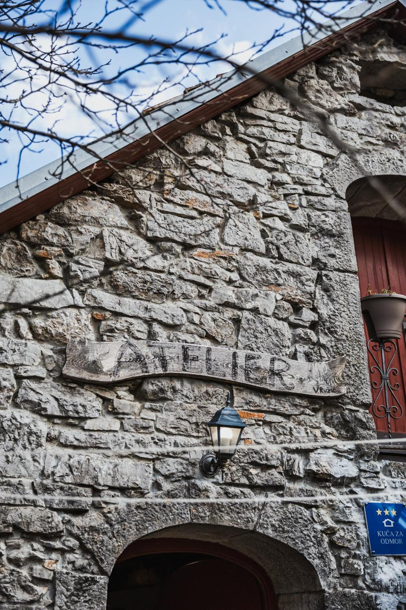Vikendica Atelier *